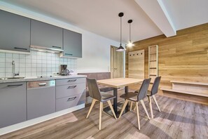 Departamento, 2 habitaciones, vista a la montaña (Gappmaier Top 6) | Cocina privada | Refrigerador, microondas, parrilla de estufa y lavavajillas 