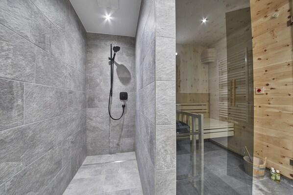 Leilighet – basic, 3 soverom, badstue, fjellutsikt (Gappmaier Top 2) | Bad | Hårføner og håndklær