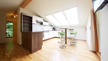 House, 5 Bedrooms (Holiday Lodge) | Private kitchen | Full-sized fridge, microwave, oven, stovetop