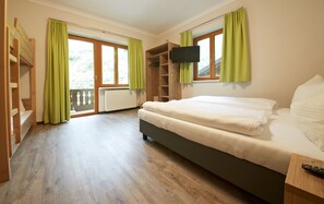 Huis, 5 slaapkamers (Holiday Lodge) | 5 slaapkamers, beddengoed