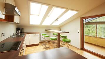 House, 5 Bedrooms (Holiday Lodge) | 5 bedrooms, bed sheets