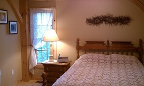 1 bedroom, desk, iron/ironing board, travel cot - Get Away From It All - Romantic or Family - Timberframe Cottage (Rome)