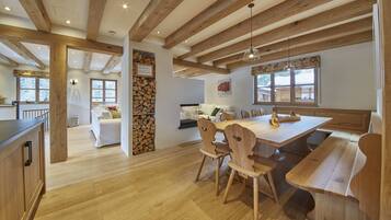 Chalet, 5 kamar tidur, pemandangan gunung (Lodge) | Makan di kamar