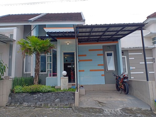 Homestay Omah Seledri Batu