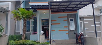 Homestay Omah Seledri Batu
