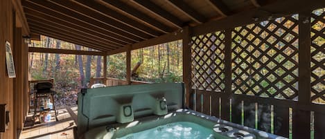 Tina de hidromasaje al aire libre