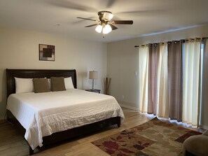 4 Schlafzimmer, Bügeleisen/Bügelbrett, WLAN, Bettwäsche