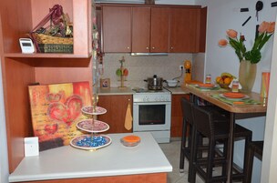 Apartamento, 2 habitaciones | Cocina privada | Frigorífico grande, microondas, horno y placa de cocina