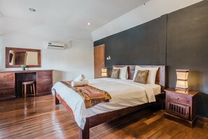 5 bedrooms, free WiFi, bed sheets