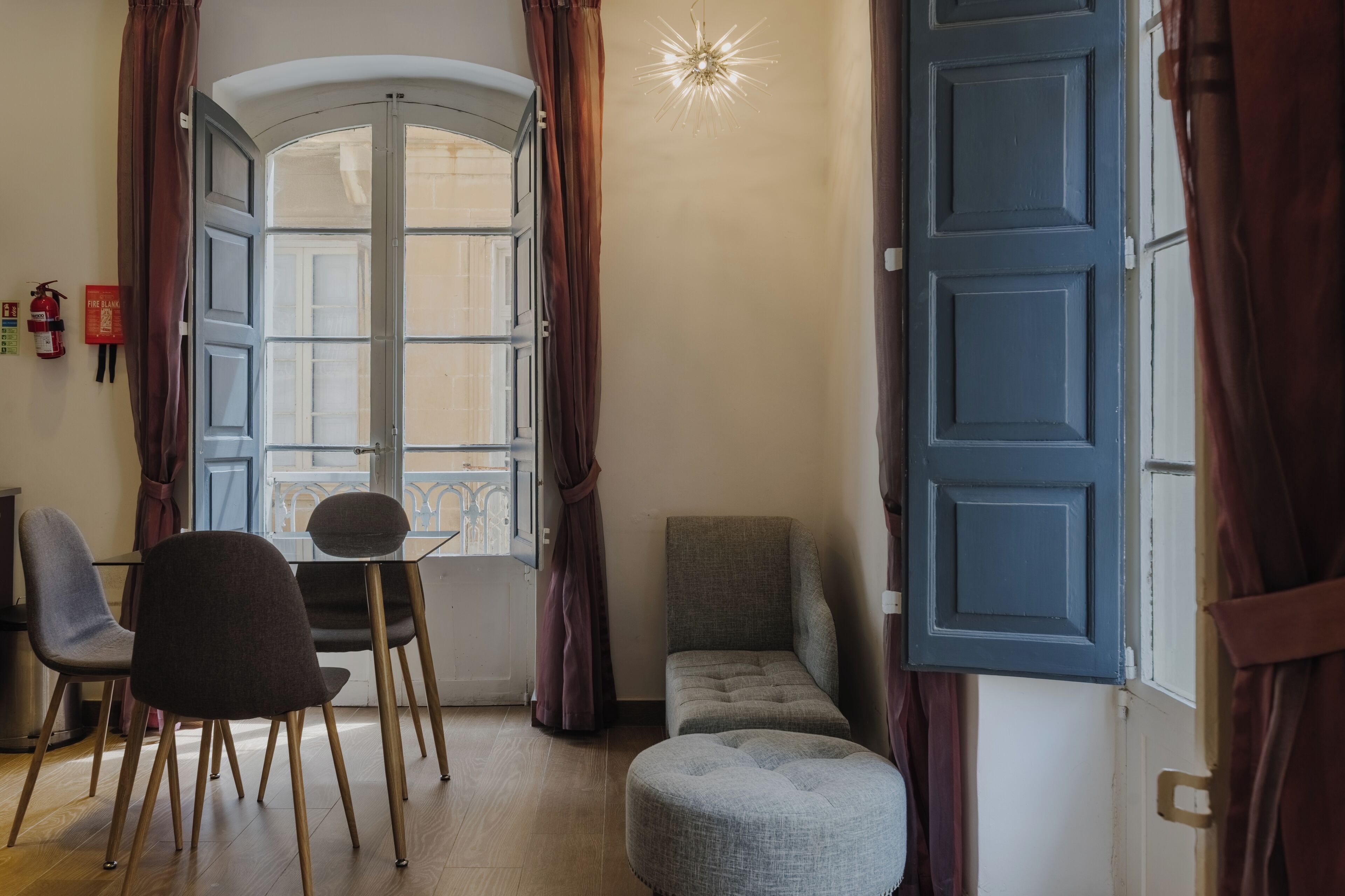 Apartment, Balcony (Parliament) | Living area | Smart TV, Netflix