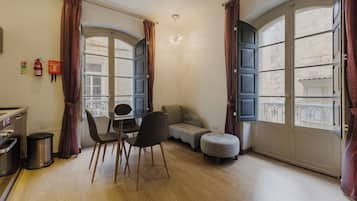 Apartment, Balkon (Parliament) | Wohnbereich