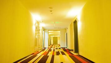 Twin Room | Desk, blackout drapes, free WiFi, bed sheets