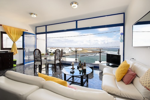 Vacation Apartment in Great Location with Wi-Fi, Balcony & Magnificent View