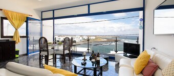 Vacation Apartment in Great Location with Wi-Fi, Balcony & Magnificent View