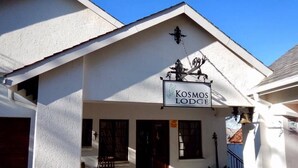 Exterior - Kosmos Lodge (Hartbeespoort)
