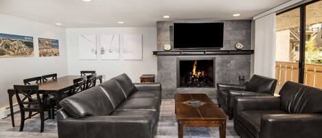 Condo, 2 Bedrooms | Interior