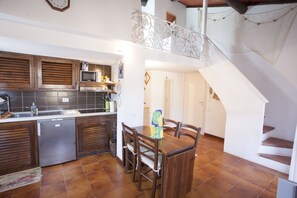 Toetasjesleilighet | Eget kjøkken | Kjøleskap, mikrobølgeovn og kokeplater