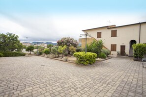 บริเวณภายนอก