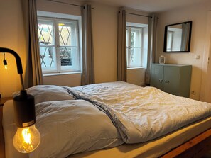 3 chambres, fer et planche à repasser, lit de bébé portatif, Wi-Fi