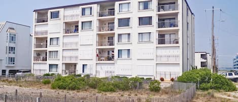 Condo, 2 Bedrooms | Exterior