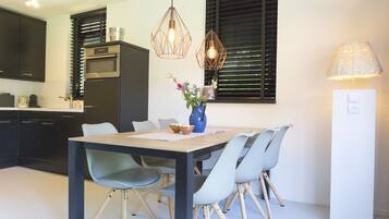House, 3 Bedrooms (De Appelbloesem) | In-room dining