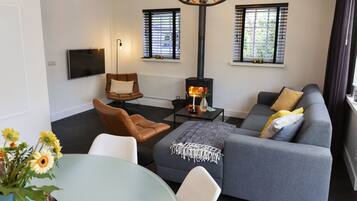 House, 3 Bedrooms (De Lindenburg) | Living room | Flat-screen TV