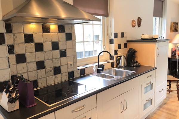 Huis, 2 slaapkamers (Het Roodborstje) | Privékeuken | Een espressoapparaat, een waterkoker, een vriezer