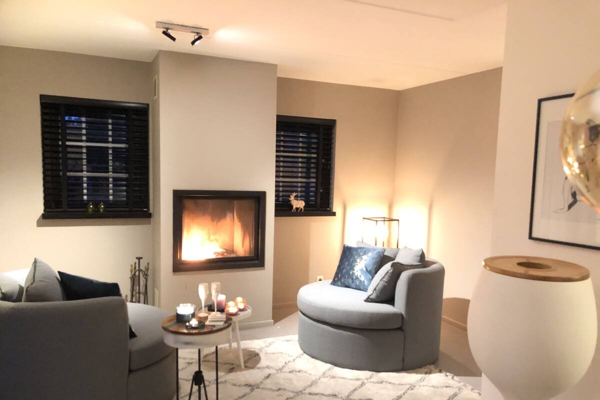 House, 1 Bedroom, Non Smoking, Jetted Tub (Elysium) | Living room | Flat-screen TV