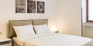 Appartement, 2 chambres | 2 chambres, fer et planche à repasser, accès au Wi-Fi (inclus)