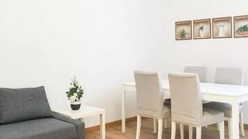 Apartment, 2 Schlafzimmer | Wohnbereich