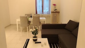 Apartment, 2 Bedrooms | Living area