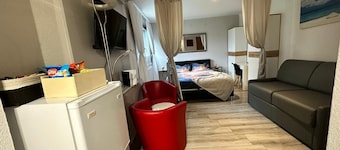 Studio between lake and mountains for 3 people