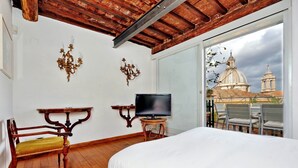 Unclassified image, 4 of 15, button - Campo de Fiori Lovely Apartment (Rome)