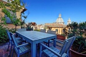 Unclassified image, 4 of 15, button - Campo de Fiori Lovely Apartment (Rome)