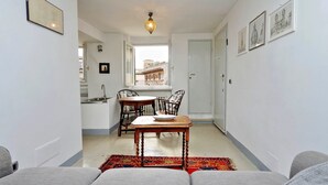 Unclassified image, 5 of 15, button - Campo de Fiori Lovely Apartment (Rome)