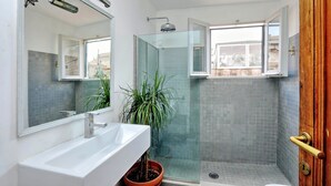 Unclassified image, 2 of 15, button - Campo de Fiori Lovely Apartment (Rome)