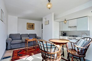 Interior - Campo de Fiori Lovely Apartment (Rome)