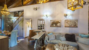 Superior Chalet, Multiple Beds, Non Smoking | Living room