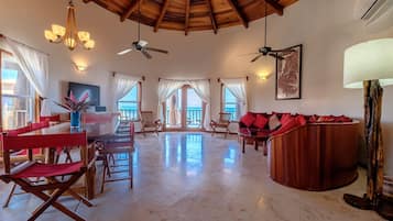 Condo, 3 Bedrooms | Dining