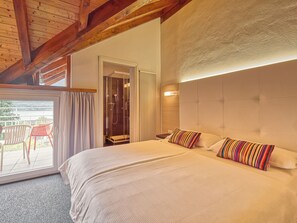 Chambre Double Panoramique, balcon, vue lac