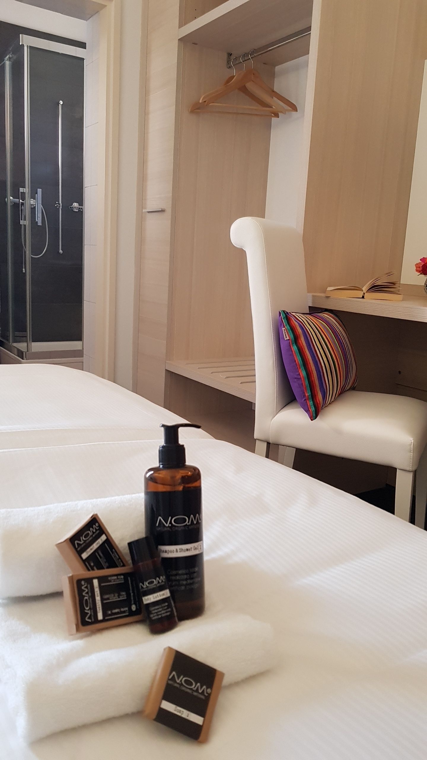 panoramic double room, balcony, lake view | bathroom amenities | shower, rainfall showerhead, designer toiletries, hair dryer