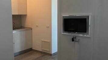 Superior-Apartment | Eigene Küche | Kühlschrank, Herdplatte, Kochgeschirr/Geschirr/Besteck