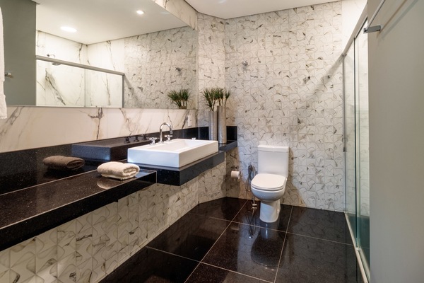 Suite VIP | Bathroom | Free toiletries, hair dryer, towels, soap