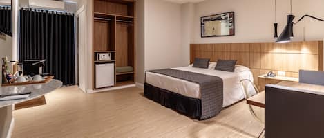1 bedroom, premium bedding, pillow-top beds, minibar