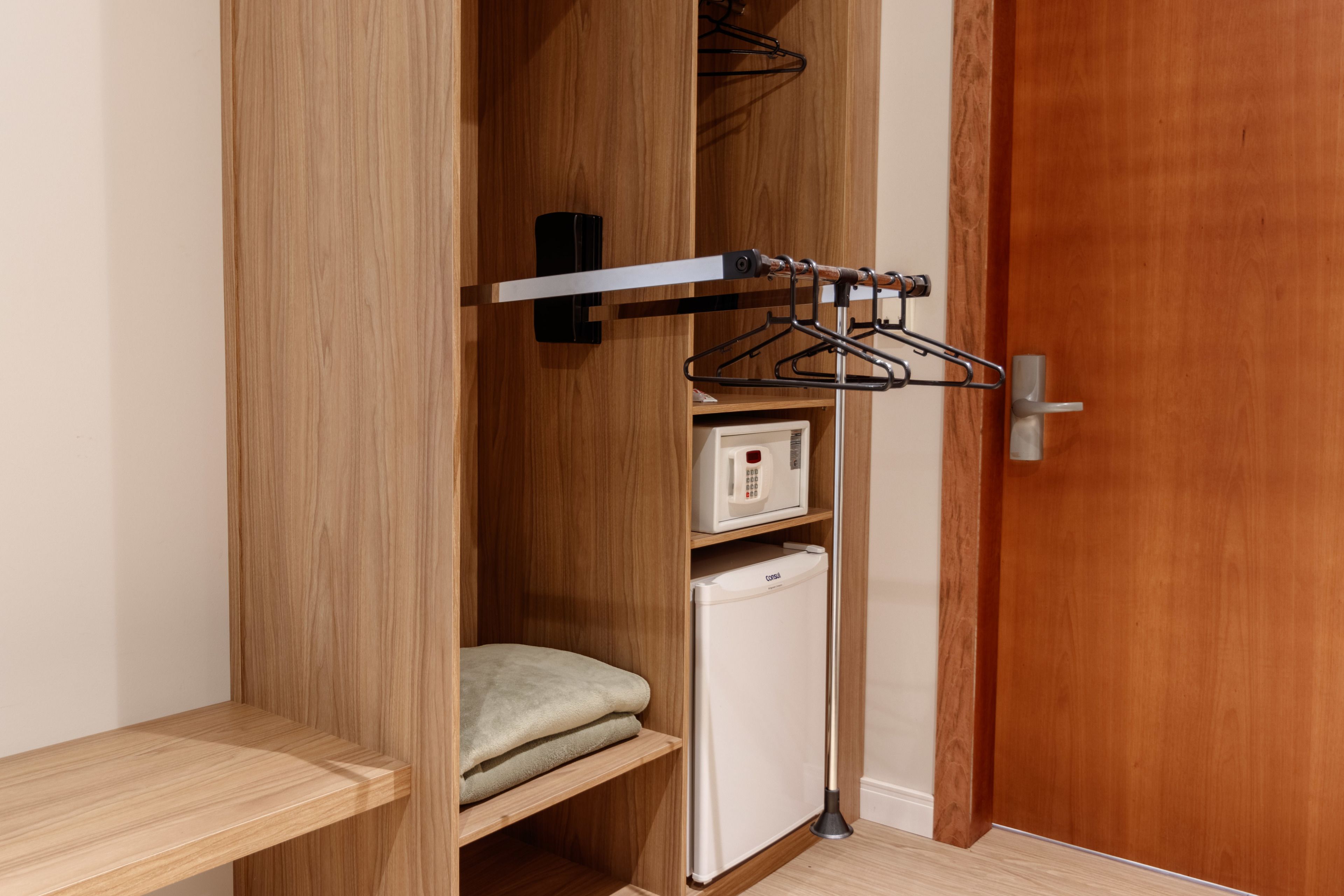 superior studio suite, multiple beds | 1 bedroom, premium bedding, pillow-top beds, minibar