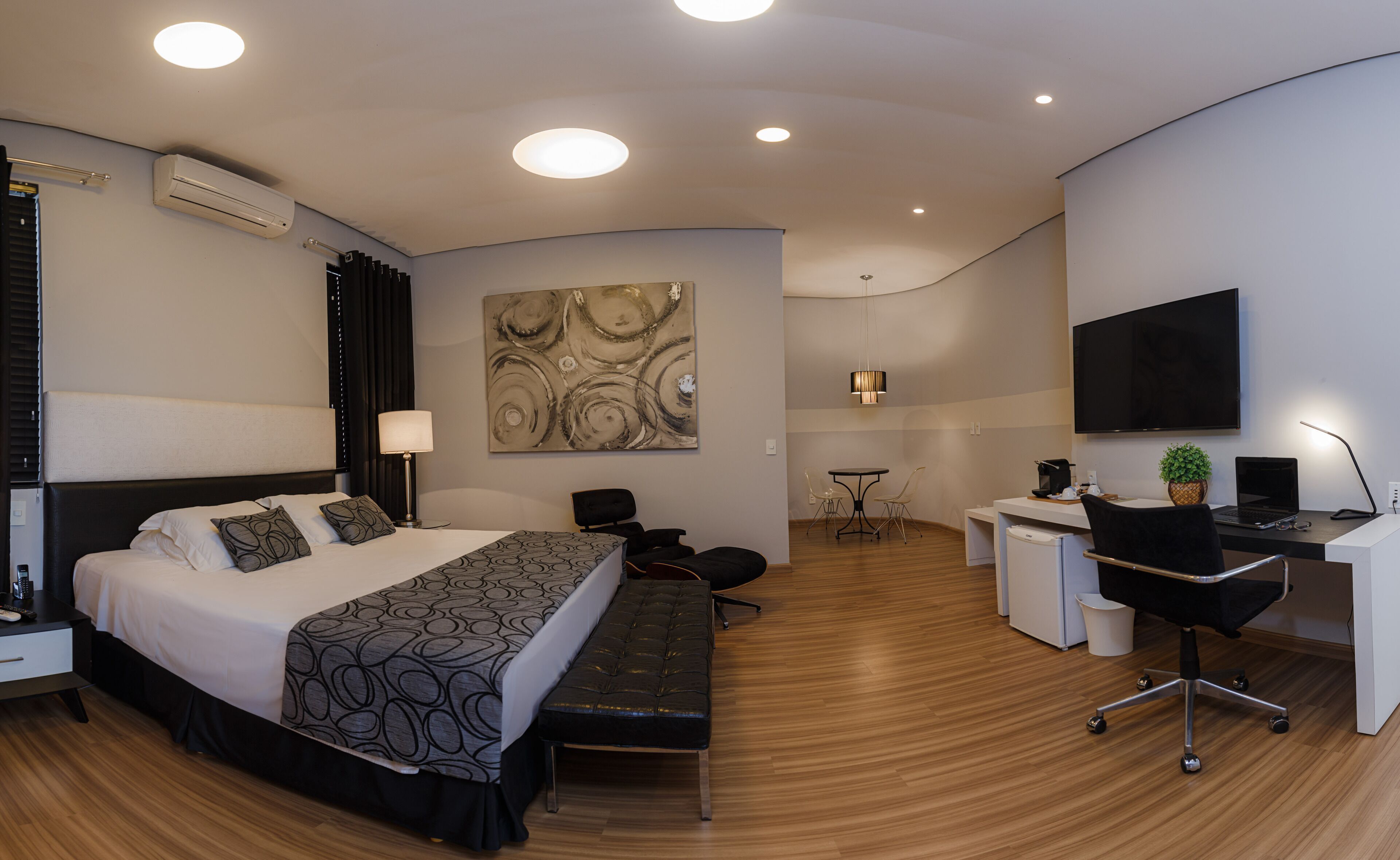 Premium bedding, pillow-top beds, minibar, in-room safe