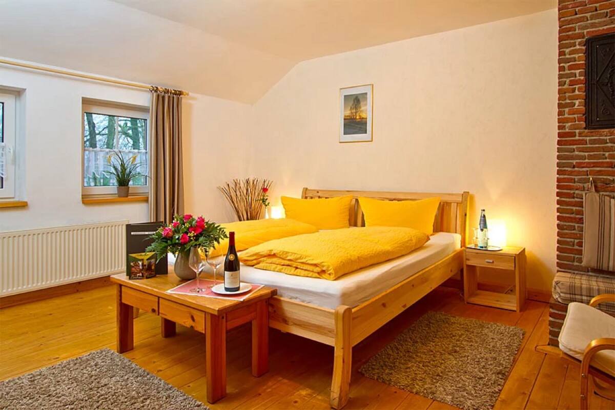 desk, blackout curtains, rollaway beds, free wifi