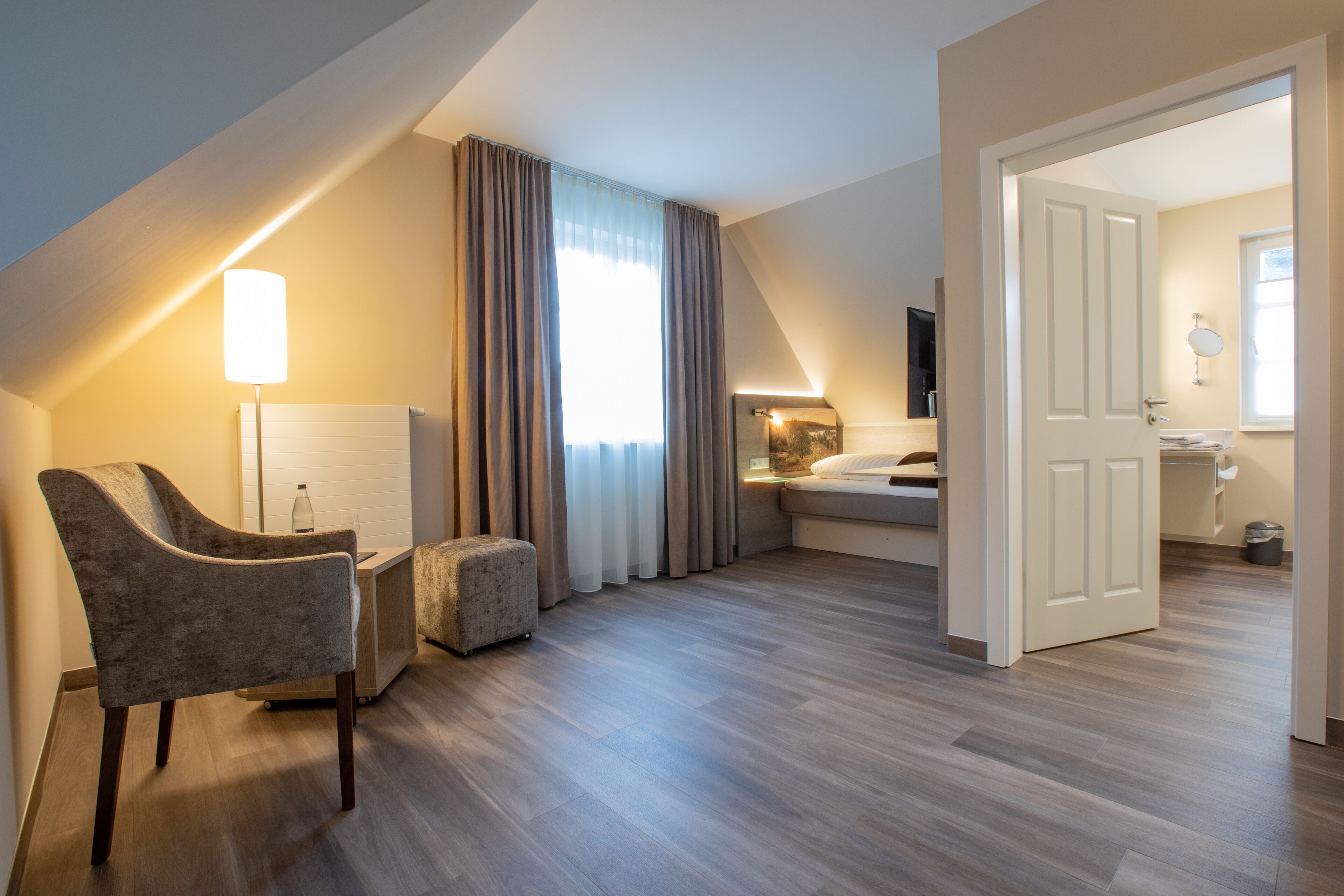 single room | desk, blackout curtains, rollaway beds, free wifi