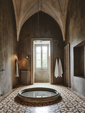 Junior Suite, 1 King Bed, Courtyard View (Royal Junior Suite) | Bathroom - Palazzo Daniele, a Member Design Hotels (Gagliano del Capo)