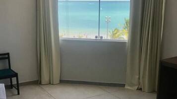 Frigobar, Wi-Fi de cortesia, roupa de cama